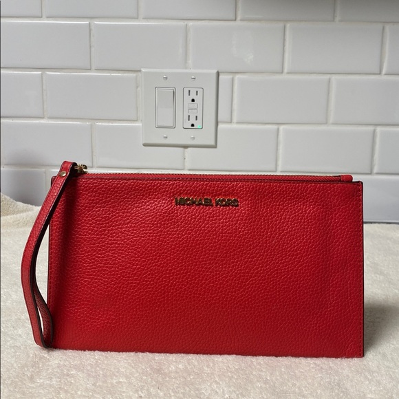 Michael Kors, genuine, red leather wristlet - Picture 1 of 9